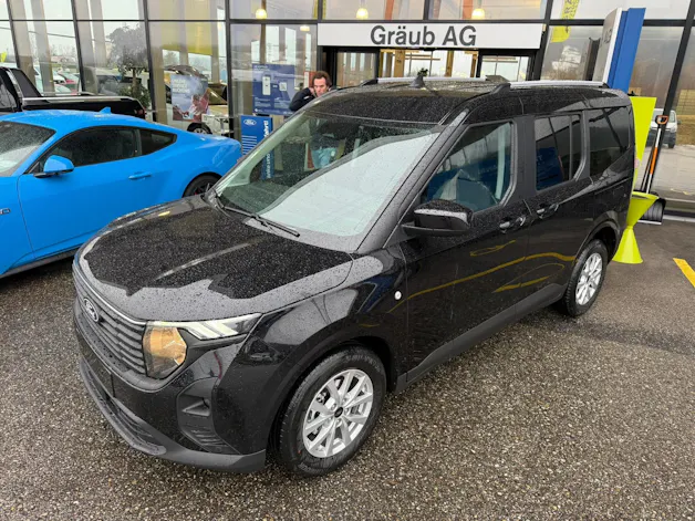 Ford Tourneo Courier 1.0 EcoBoost Titanium Automat