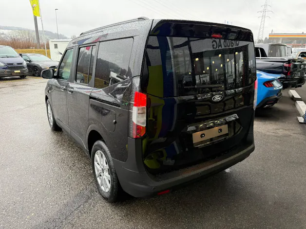 Ford Tourneo Courier 1.0 EcoBoost Titanium Automat