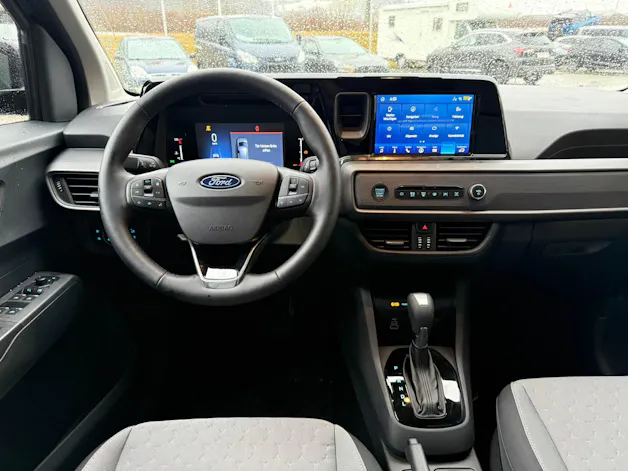 Ford Tourneo Courier 1.0 EcoBoost Titanium Automat