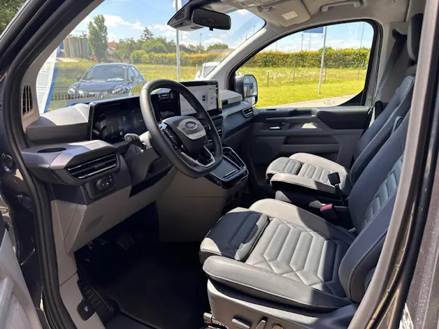 Ford Tourneo Custom Bus 320 L1 2.0 EcoBlue 170 Titanium X 4x4