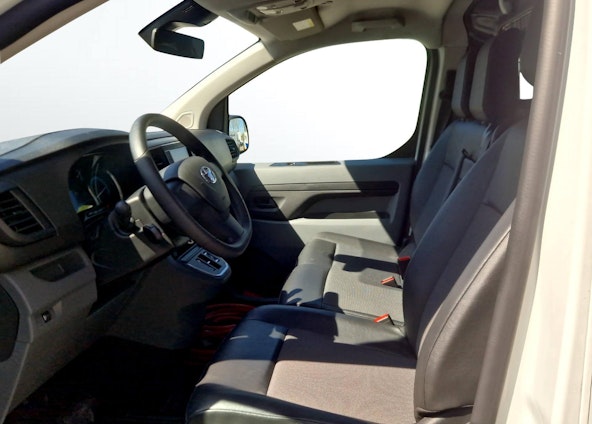 Vehicle image 4 Vehicle image 4