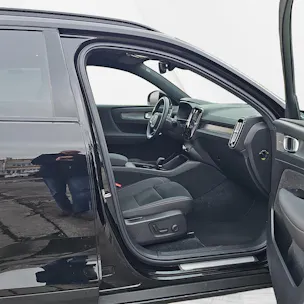 Volvo EX40 82kWh Twin Motor Performance AWD Xcentric Black Edition