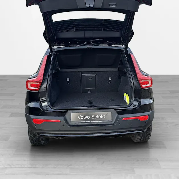 Volvo EX40 82kWh Twin Motor Performance AWD Xcentric Black Edition
