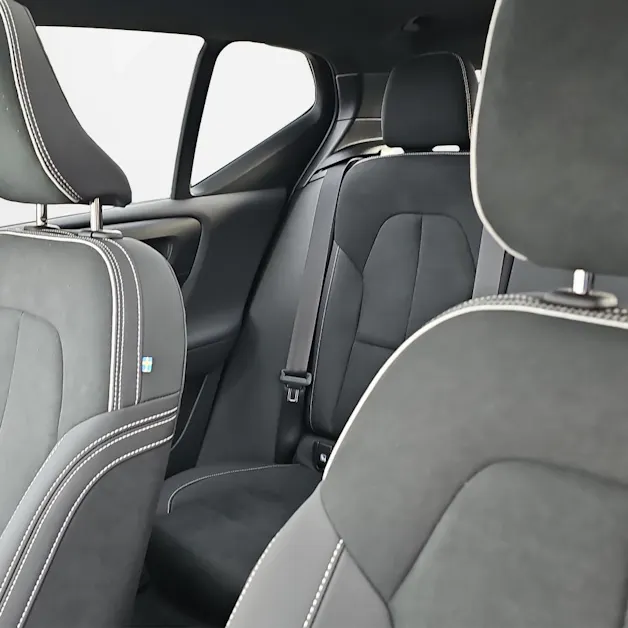 Volvo EX40 82kWh Twin Motor Performance AWD Xcentric Black Edition