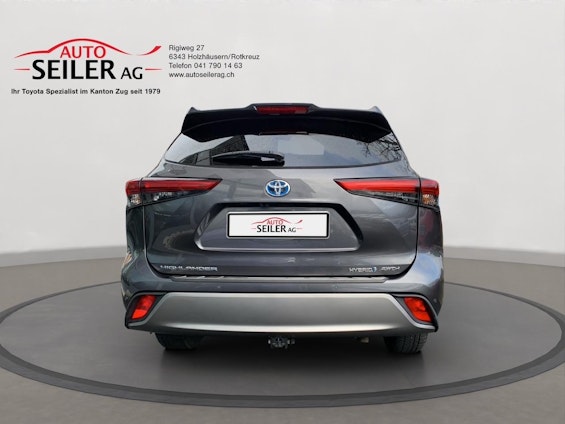 Vehicle image 4 Vehicle image 4