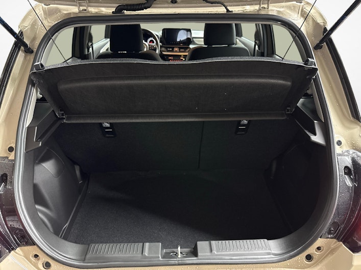 Vehicle image SUZUKI SWIFT