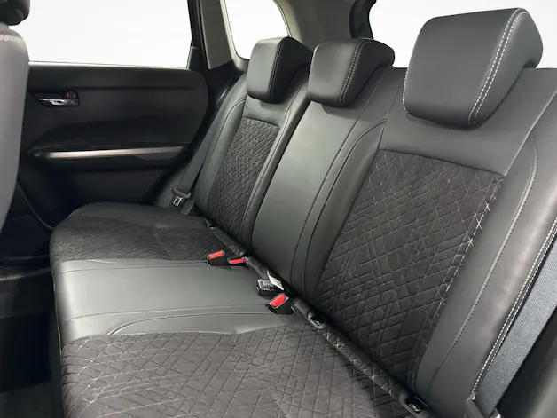 Suzuki Vitara 1.4 T Sakura Top Hybrid 4x4