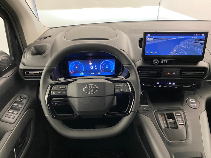 Vehicle image TOYOTA PROACE CITY VERSO