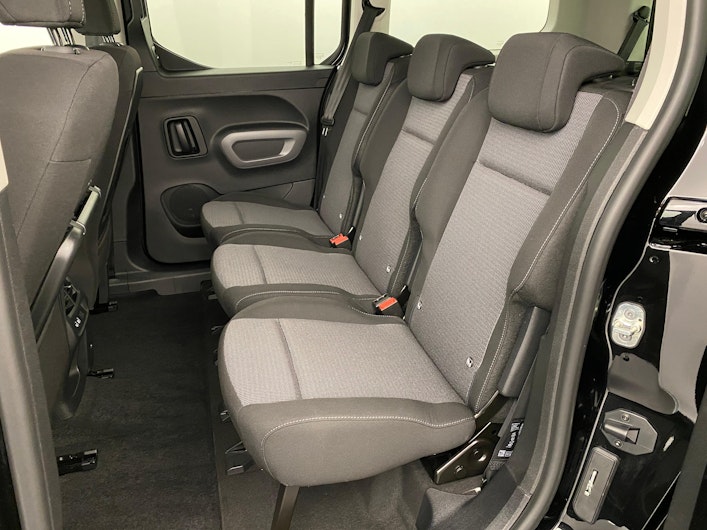 Vehicle image TOYOTA PROACE CITY VERSO