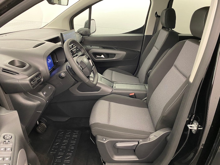 Vehicle image TOYOTA PROACE CITY VERSO