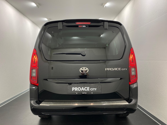 Vehicle image TOYOTA PROACE CITY VERSO