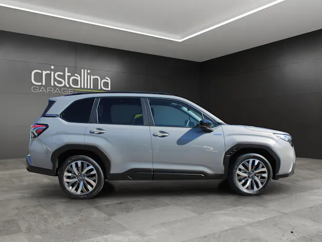 Subaru Forester Station 2.0i e-Boxer Luxury