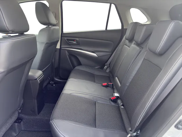 Suzuki S-Cross 1.4 T Sakura Top Hybrid 4x4