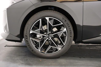 https://vehicle.imgix.net/4172928/555961d6-4834-462c-8b39-3beda8bcc1e4.JPG