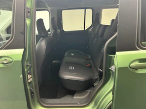 https://vehicle.imgix.net/4172942/baa56460-c2d2-4a8e-9349-ce483adf23d5.jpeg