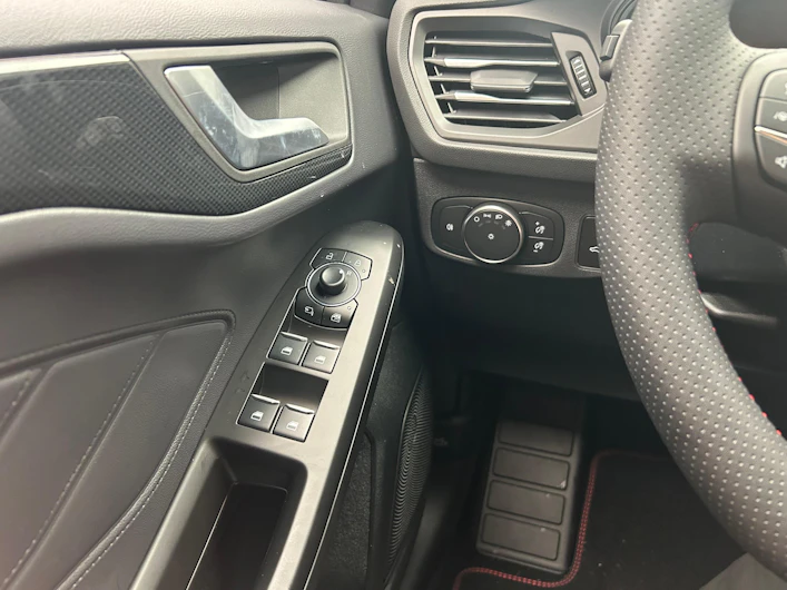 image du véhicule FORD FOCUS
