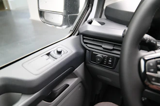 https://vehicle.imgix.net/4173063/01e098c9-62a9-4595-ac5f-48b5493fe853.JPG