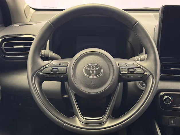 Toyota Yaris 1.5 VVT-i HSD Trend