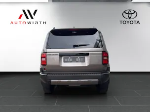 Toyota Land Cruiser 2.8 D 48V Style