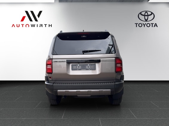 Vehicle image 5 Vehicle image 5