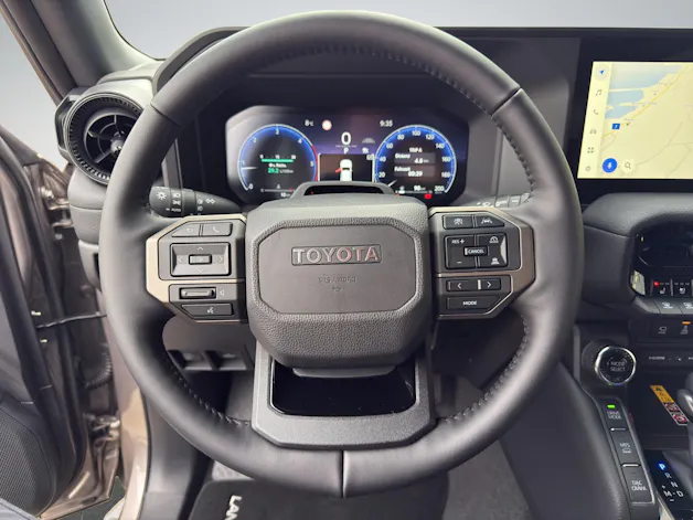 Toyota Land Cruiser 2.8 D 48V Style