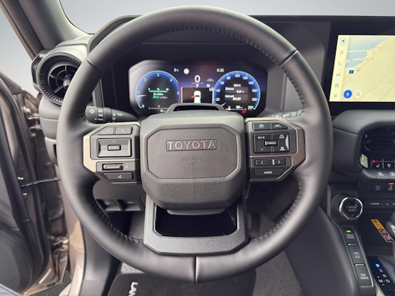 Vehicle image 9 Vehicle image 9