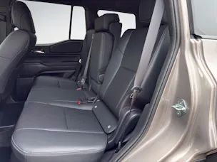 Toyota Land Cruiser 2.8 D 48V Style