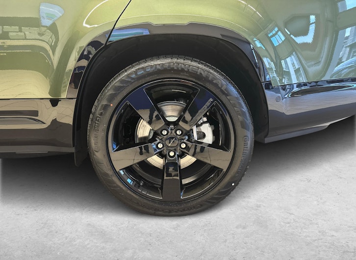 Vehicle image LAND ROVER DEFENDER