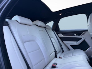 image du véhicule JAGUAR F-Pace 2.0 P400e R-Dynamic SE AWD