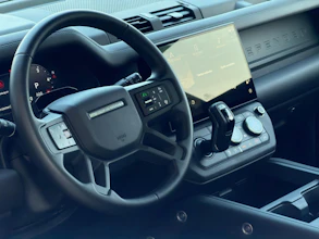 https://vehicle.imgix.net/4173417/2323ddb6-ac5a-4142-8316-ef0c62999332.jpeg
