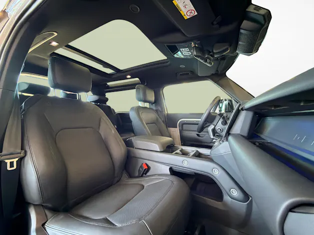 Land Rover Defender 90 3.0 D I6 250 X-Dynamic SE