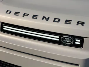 Land Rover Defender 90 3.0 D I6 250 X-Dynamic SE