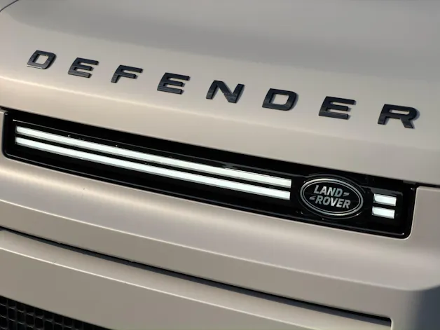Land Rover Defender 90 3.0 D I6 250 X-Dynamic SE