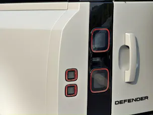 Land Rover Defender 90 3.0 D I6 250 X-Dynamic SE
