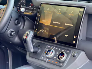 Land Rover Defender 90 3.0 D I6 250 X-Dynamic SE