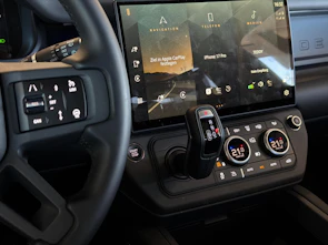 Fahrzeugbild LAND ROVER Defender 90 3.0 D I6 250 X-Dynamic SE