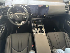 https://vehicle.imgix.net/4173511/7e039600-f25b-4e19-bb7f-51c9f8c677a3.jpg