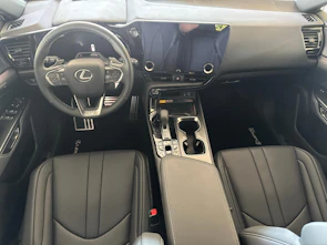 immagine del veicolo LEXUS NX 450h+ F-Sport