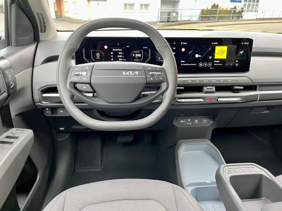 Vehicle image 3 Vehicle image 3