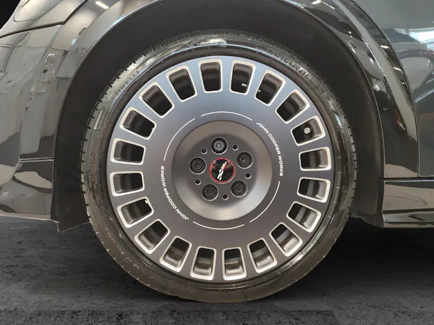 Mini F66 2.0i Cooper S 	John Cooper Works Trim