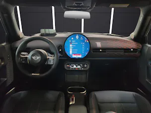 Mini F66 2.0i Cooper S 	John Cooper Works Trim