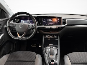 Vehicle image OPEL Grandland 1.6 T PHEV GS Line