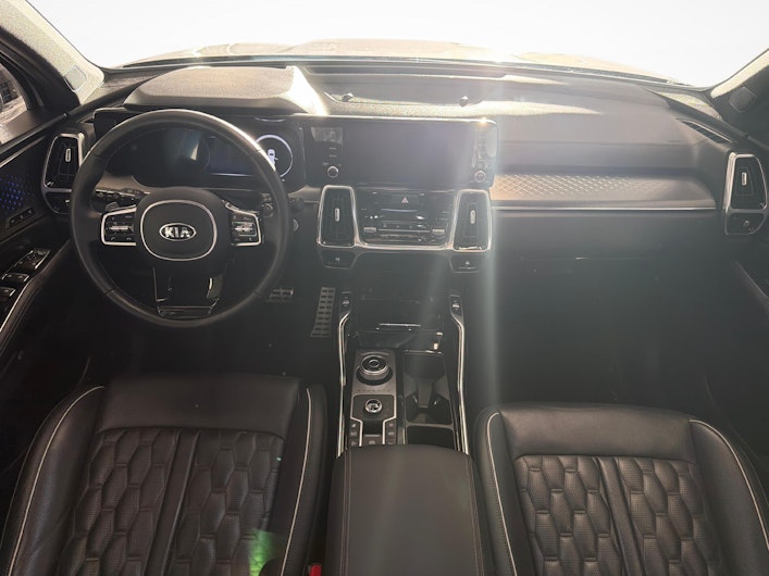 Vehicle image KIA SORENTO