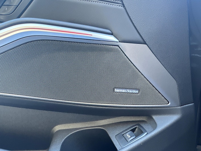 Vehicle image BMW 3 SERIES