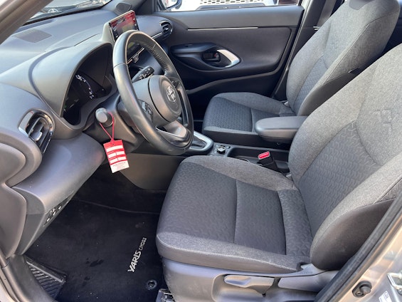 Vehicle image 8 Vehicle image 8