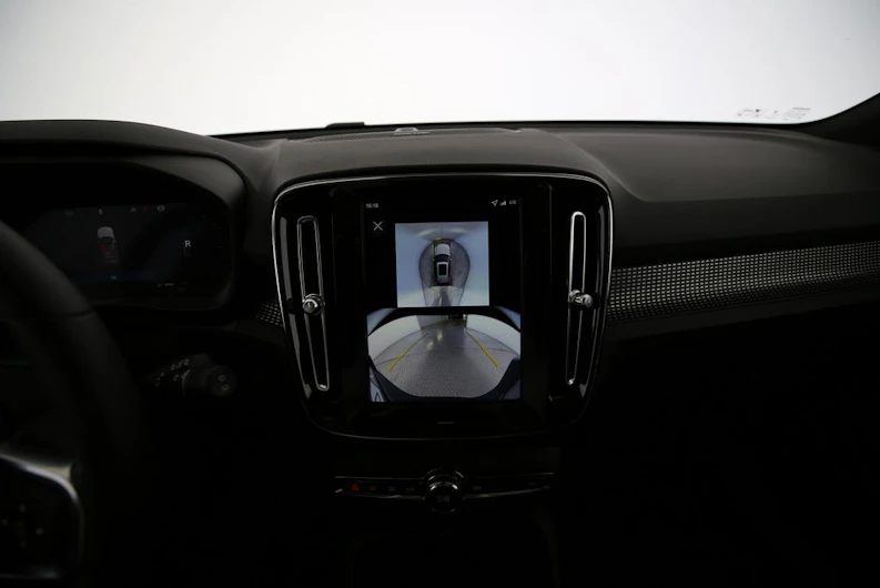 immagine del veicolo VOLVO EX40