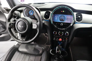 Fahrzeugbild MINI F56 2.0i Cooper S SDKG