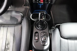 Fahrzeugbild MINI F56 2.0i Cooper S SDKG