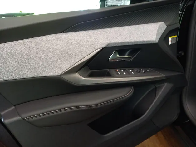 Peugeot 3008 1.2 Hybrid Allure