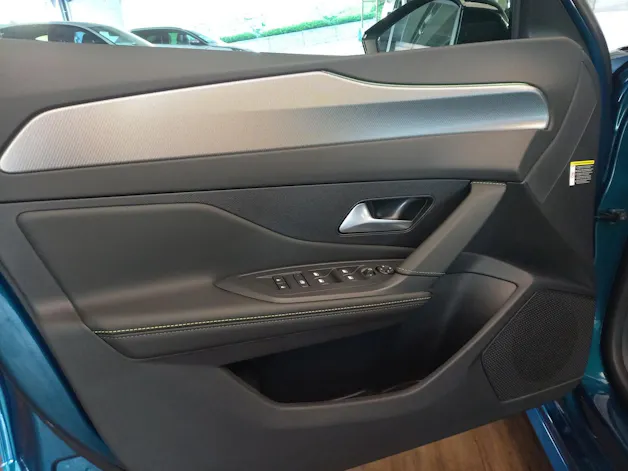 Peugeot 308 1.2 Hybrid GT